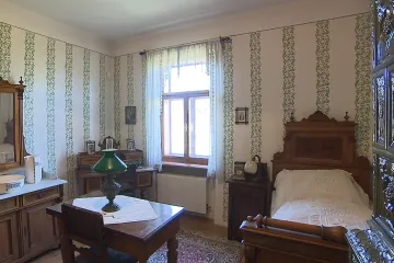 V opraveném domě Leoše Janáčka v Hukvaldech je nová výstava. Lidé se tam mohou podívat i na operu