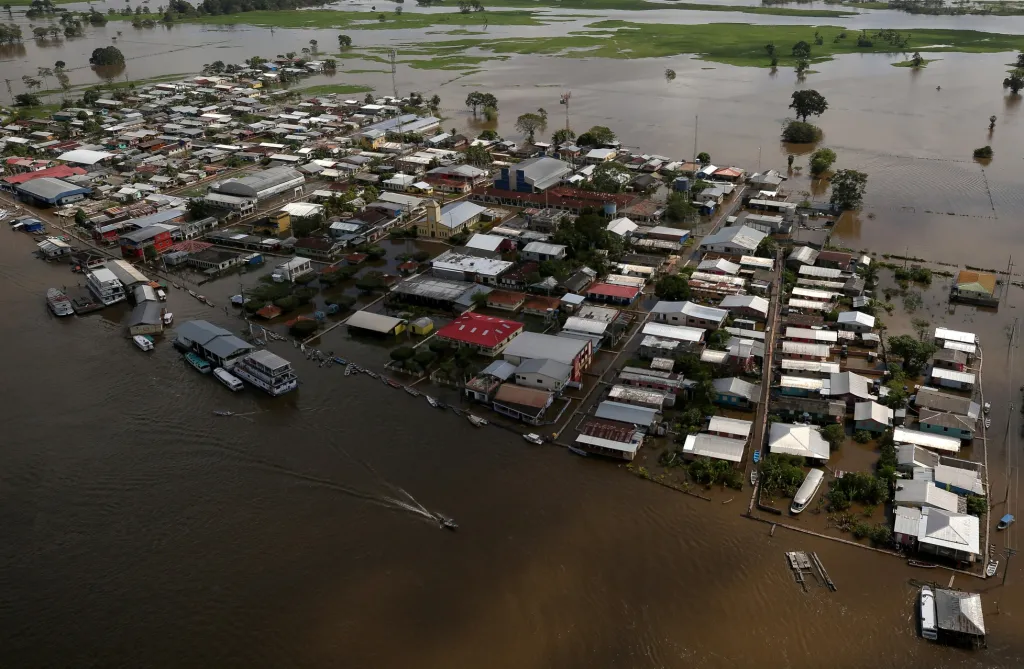Koncem loňského roku se brazilské město Manaus stalo epicentrem pandemie. V současné době město prochází rozsáhlými záplavami