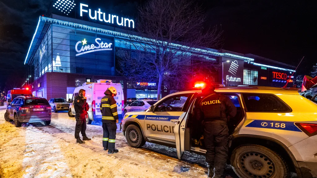 Policie po útoku v centru Futurum v Hradci Králové