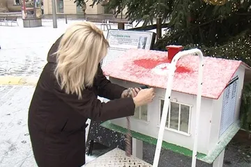 Charitní kasička přilákala zloděje. Nechal v ní jen pár mincí