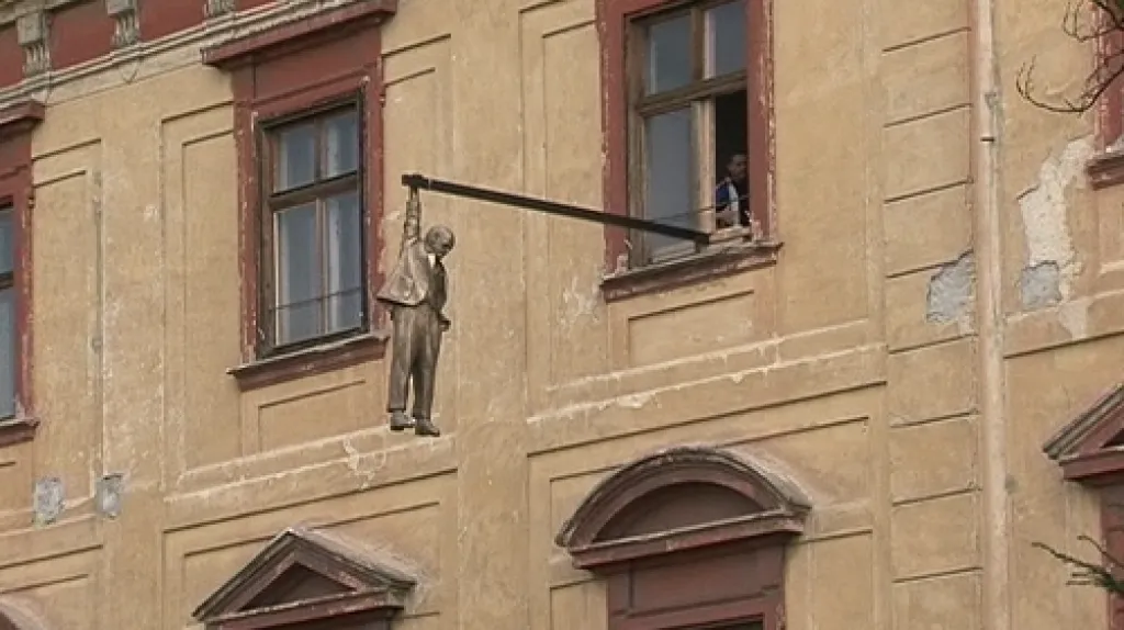 Sigmund Freud visí v Holešově