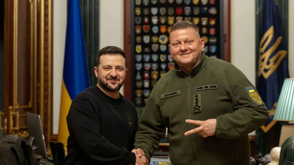Volodymyr Zelenskyj a Valerij Zalužnyj na snímku z února 2024