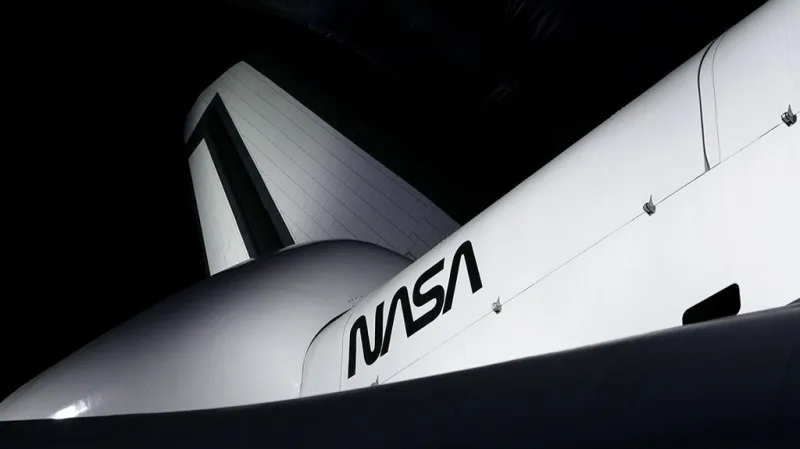 Raketoplán Enterprise je vystaven v New Yorku