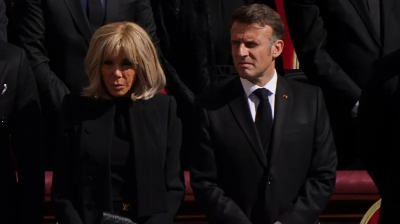 Emmanuel Macron s manželkou Brigitte