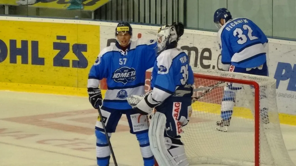 Brankář Trvaj si gratulace spoluhráčů zasloužil