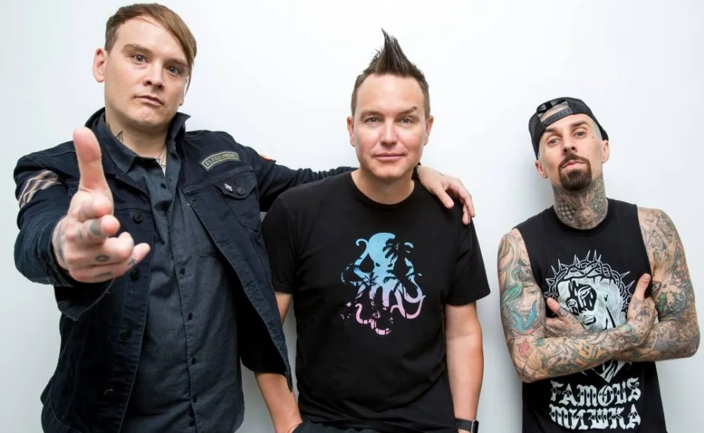 V září i v Česku zahraje pop-punkové trio blink-182 v původní sestavě, tedy s navrátivším se kytaristou a zpěvákem Tomem DeLongem
