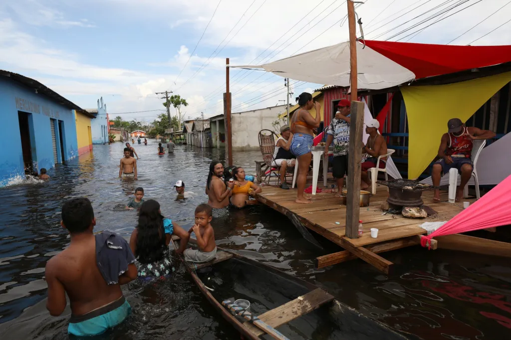 Koncem loňského roku se brazilské město Manaus stalo epicentrem pandemie. V současné době město prochází rozsáhlými záplavami