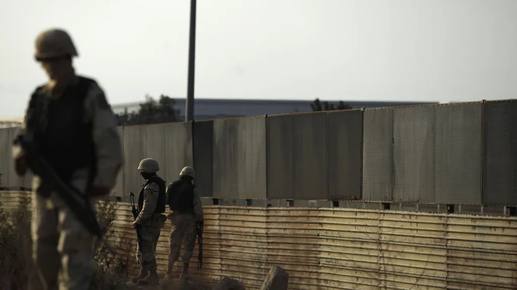 Pod americkomexickou hranicí byl nalezen tunel