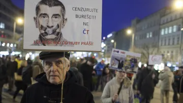 Demonstrace za svobodu médií na pražském Václavském náměstí.