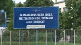 Maďarské billboardy vyzývají imigranty, aby respektovali místní kulturu