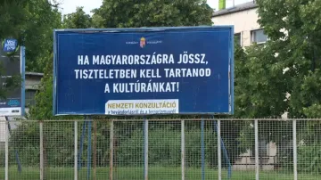 Maďarské billboardy vyzývají imigranty, aby respektovali místní kulturu