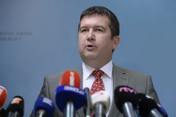Řekové nedodali seznam, Česko dětské běžence nepřijme, oznámil Hamáček 