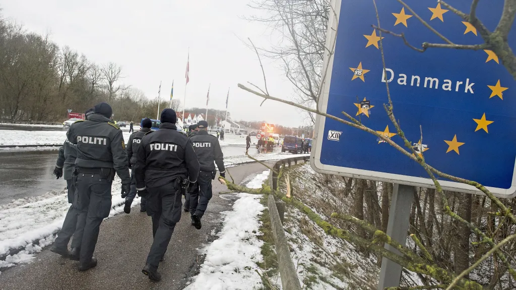 Dánská policie na hranicích s Německem