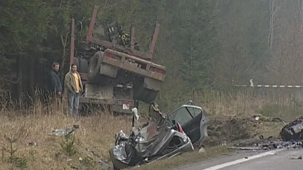 Nehoda nákladního a osobního auta na Rokycansku