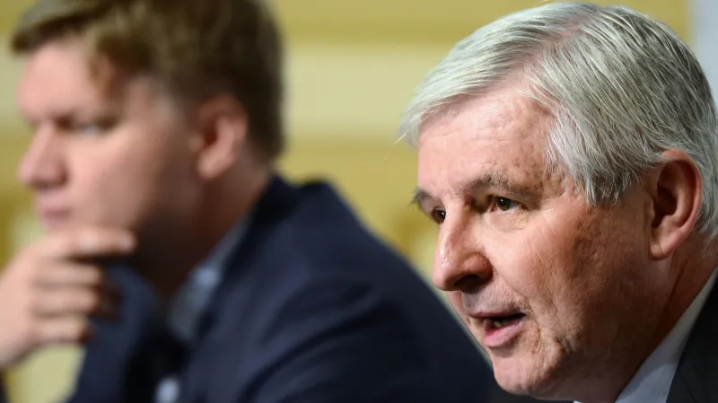 Pražský primátor Tomáš Hudeček (vlevo) a člen bankovní rady ČNB Jiří Rusnok