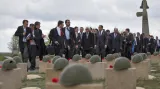 Frank-Walter Steinmeier a Sergej Lavrov na vojenském hřbitově stalingradské bitvy