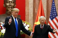 Trump se před summitem s Kimem sešel s vietnamským prezidentem