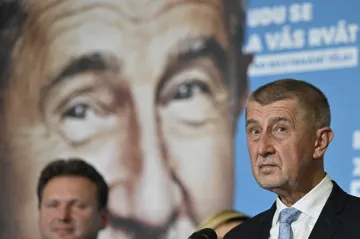 Povolební Česko: Babiš se setkal se Zemanem v Lánech, odjel bez pověření
