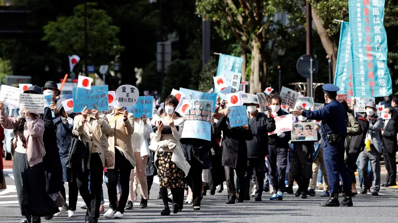 Odpůrci svazku princezny Mako s Komurem