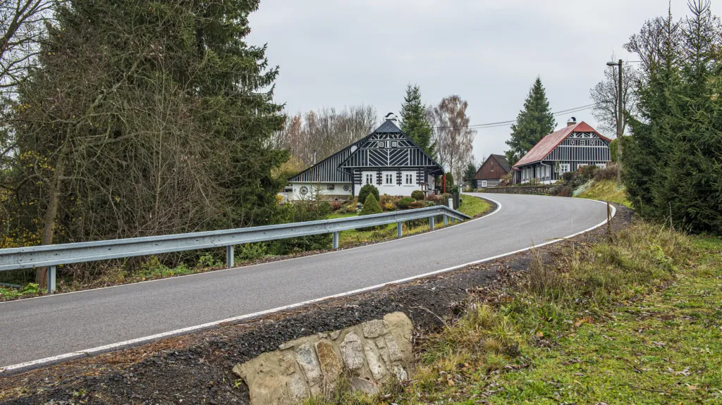 Nová silnice do Roztok u Jilemnice