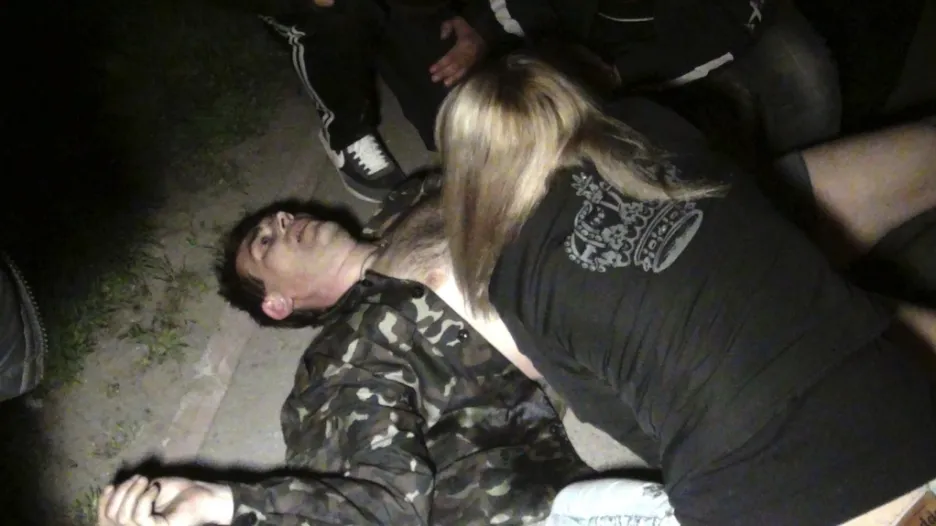 Zraněný aktivista v Mariupolu