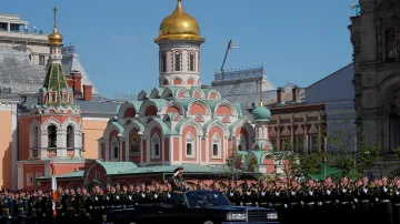 Vojenská přehlídka na Rudém náměstí v Moskvě u příležitosti oslav 73. výročí konce 2. světové války v Rusku
