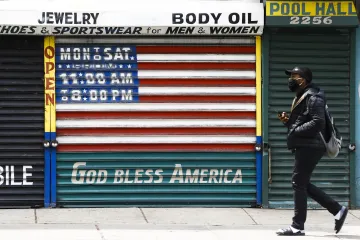 Míra nezaměstnanosti v USA se v srpnu vrátila pod 10 procent. Akcie klesly