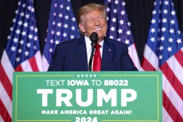 Trump střádá obvinění, jeho podpora mezi republikánskými voliči přesto sílí