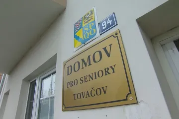 Zaměstnankyně domova v Tovačově onemocněla jihoafrickou mutací koronaviru i přes očkování