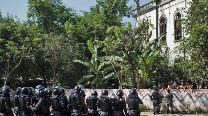 Policie vyklidila staré indiánské muzeum v Riu