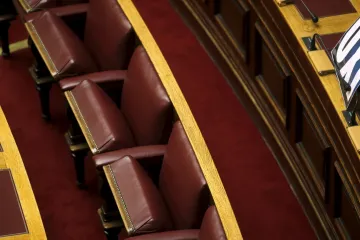 Řecký parlament řeší banky. Citlivé reformy odsouvá