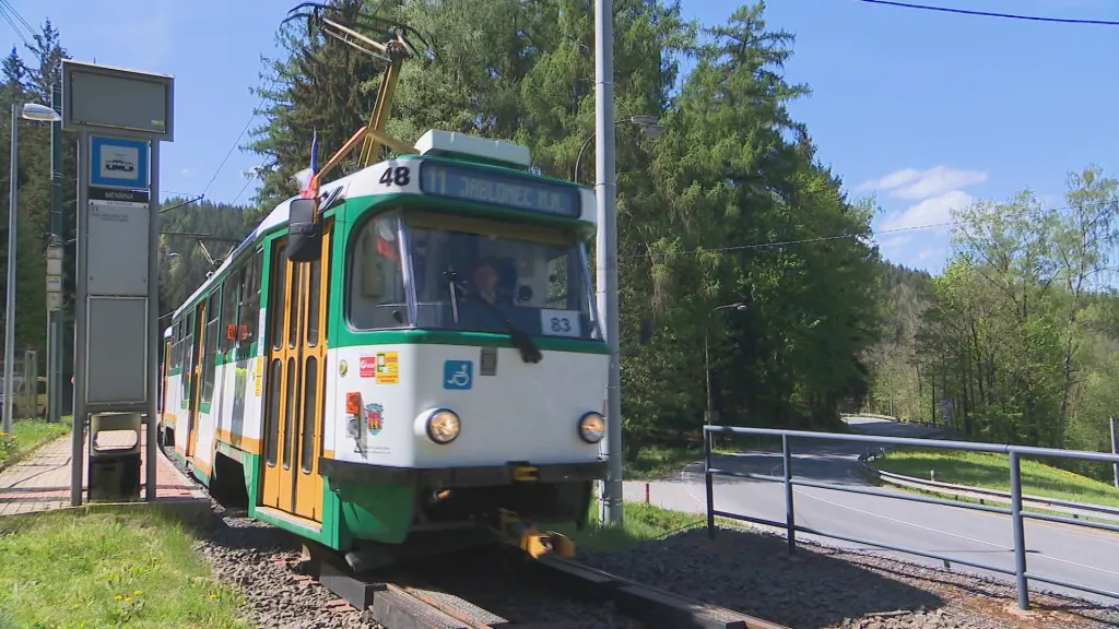 Tramvaj mezi Libercem a Jabloncem nad Nisou