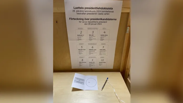 Voliči za plentou napíšou na volební lístek číslo prezidentského kandidáta