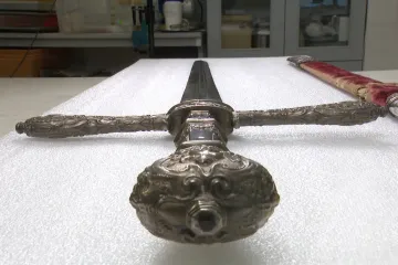 Vědci při výzkumu zjistili, z jakých materiálů je barokní meč moravského hejtmana