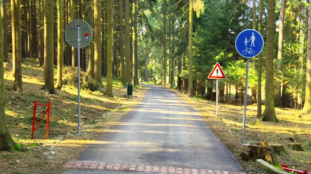 Z dříve využívané silnice v Ledči nad Sázavou se stala cyklostezka