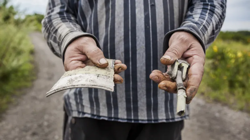 I po roce jsou v místech havárie k nalezení zbytky letadla