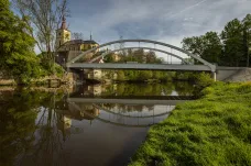 V Loukově vede přes Jizeru nový most. Desítky let staré provizorium bylo místem častých nehod