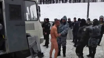 Michaila Havryljuka nechaly jednotky Berkut stát na mrazu