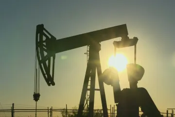 Benzin je nejdražší za posledních sedm let, v evropském srovnání platí čeští řidiči průměrné ceny