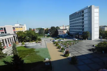 Zemědělská univerzita prodala pozemky firmě bez peněz, roli hrál muž s vazbou na rektora, píše iRozhlas