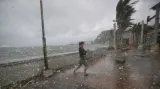 Z Hagupitu je tropická bouře
