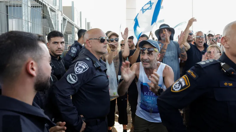 Protest na izraelské základně Sde Teiman