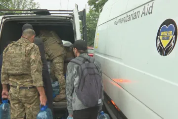 Nejdřív přišla okupace, pak velká voda. V těžce zkoušeném Chersonu rozdávají jídlo dobrovolníci