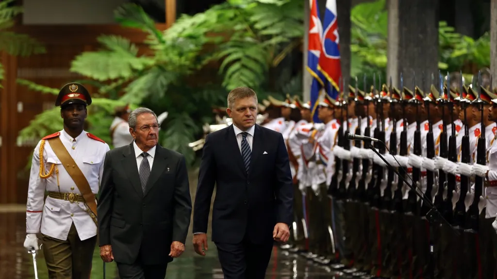 Raúl Castro a Robert Fico v Havaně