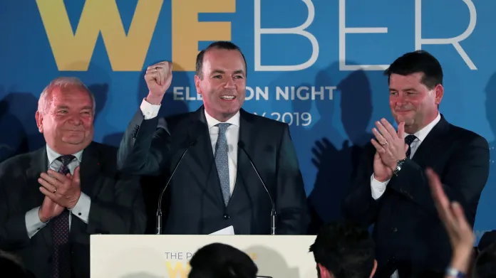Vedoucí kandidát vítězných lidovců z EPP Manfred Weber