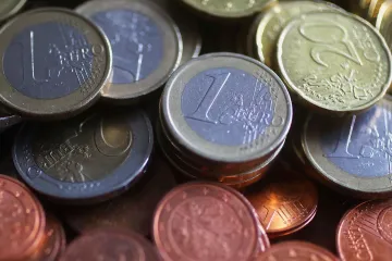 Řecko plní hospodářské reformy. Eurozóna pro něj uvolní další tři čtvrtě miliardy eur