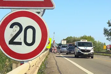 Nové Mlýny jako úzké hrdlo. Omezená rychlost zkomplikuje cestu na jih i na Velkou cenu