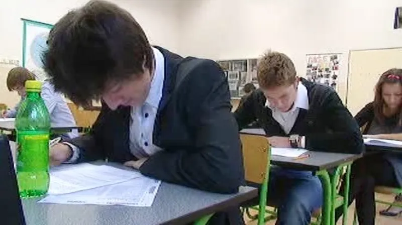 Studenti během generálky na maturitu