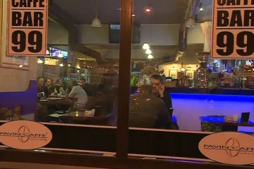 Města zkouší vyhláškami omezit provoz restaurací. Výsledek je zatím rozpačitý