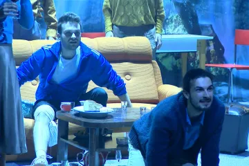 Muzikáloví studenti JAMU válčí s činohrou o válce